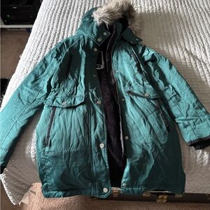 Hollister Women's Green Down Coat with Faux Fur Hood